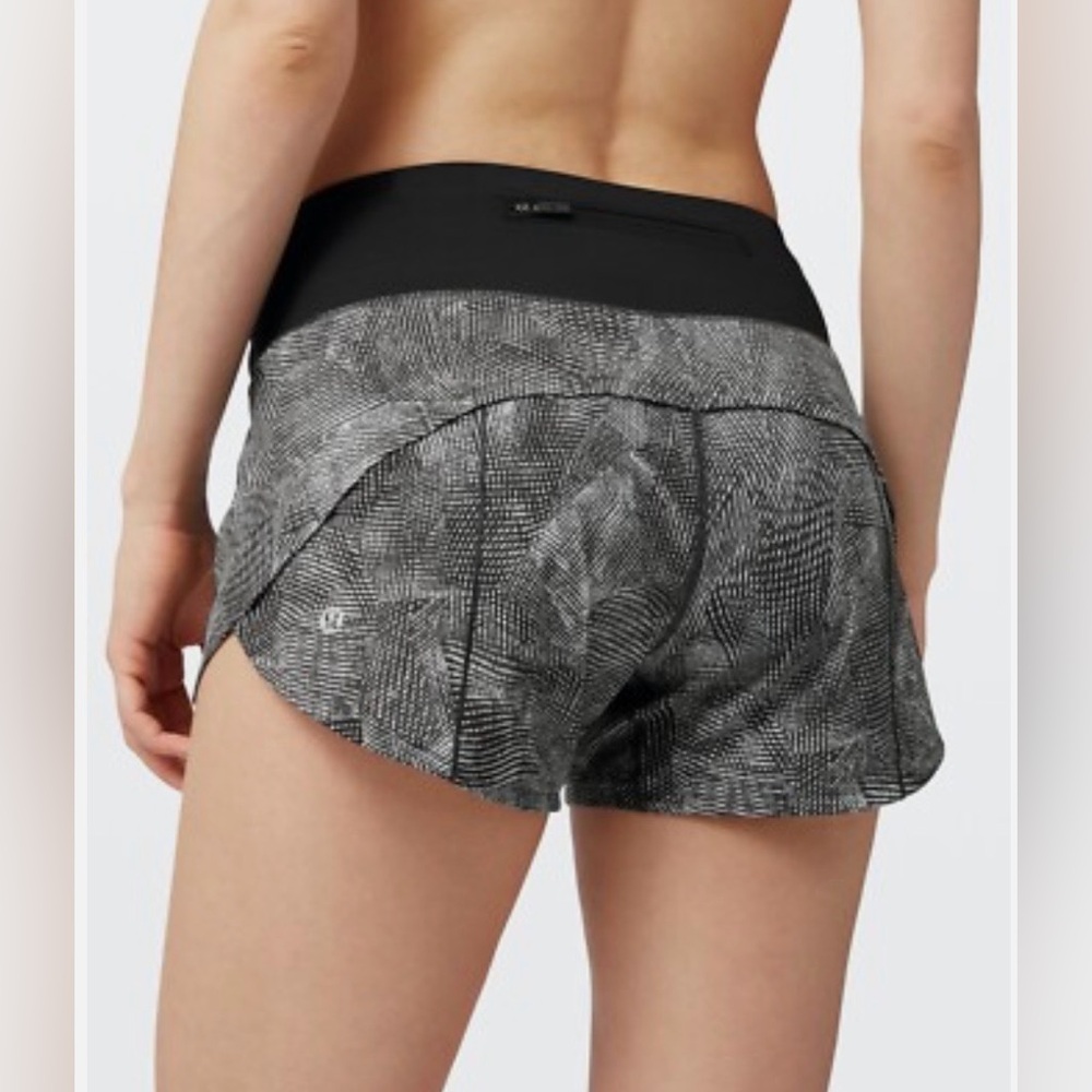 Lululemon Stylish Black and Green Women Shorts